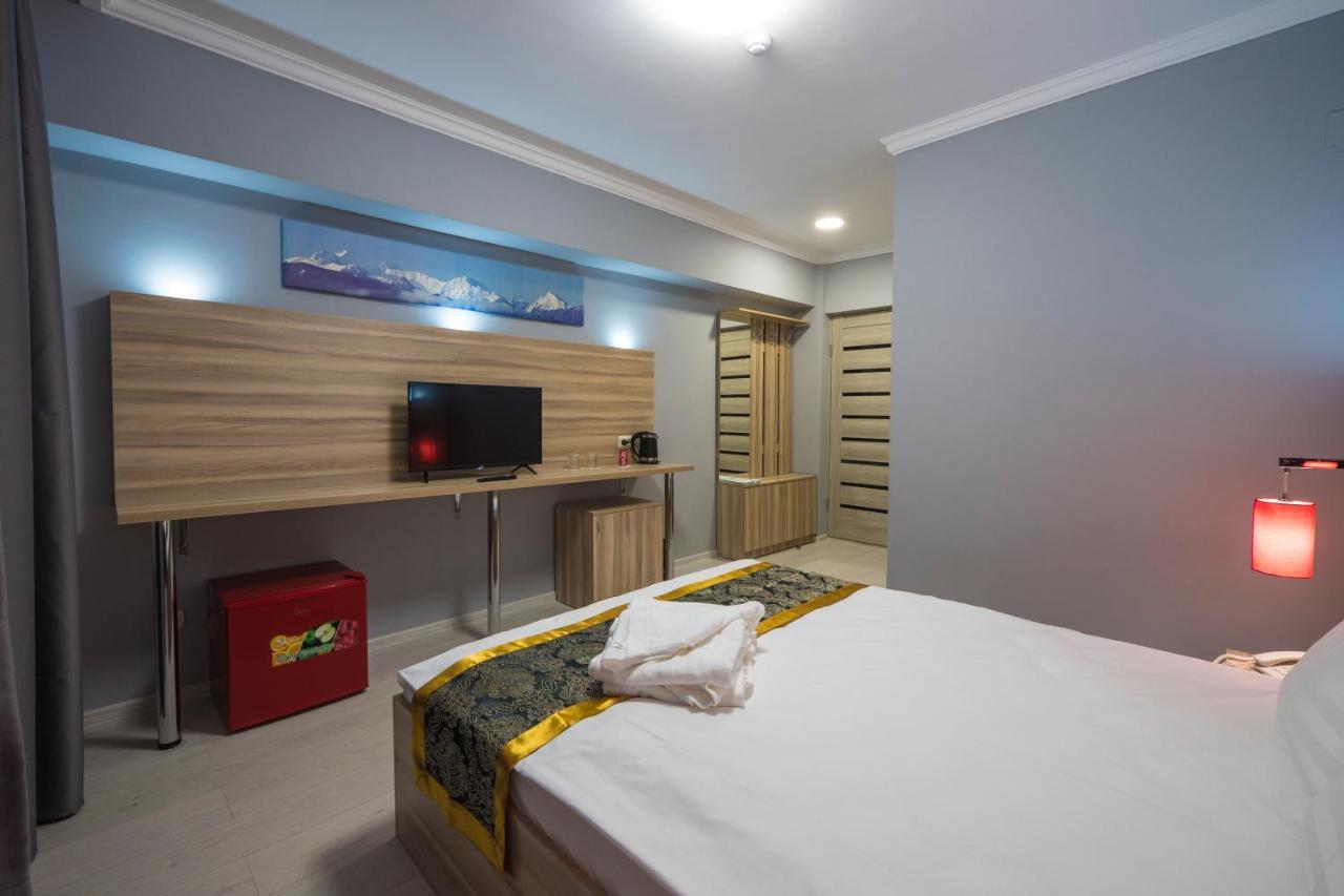 Asia Hotel Алма Ата Екстериор снимка