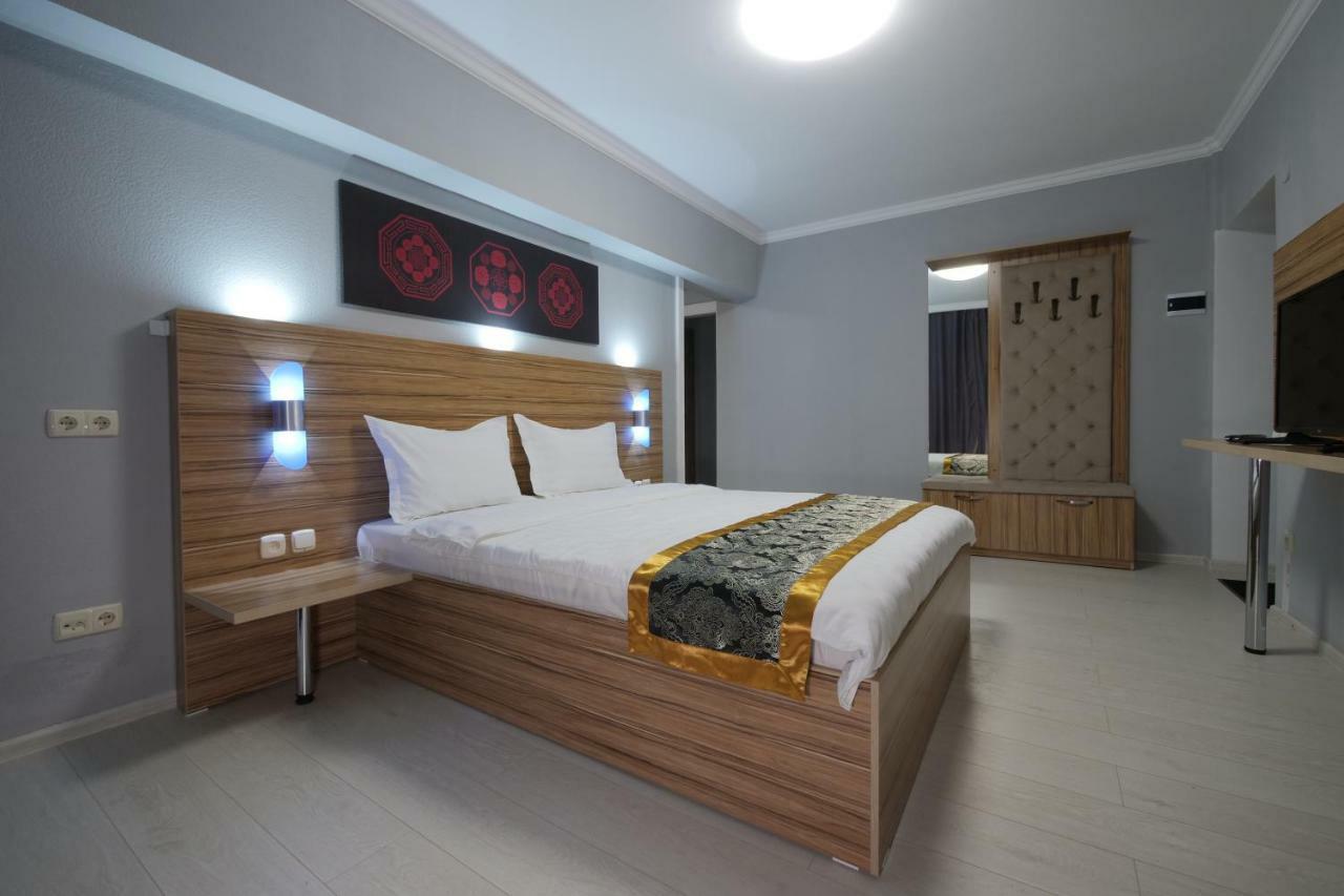 Asia Hotel Алма Ата Екстериор снимка