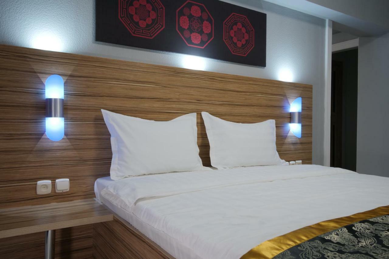 Asia Hotel Алма Ата Екстериор снимка